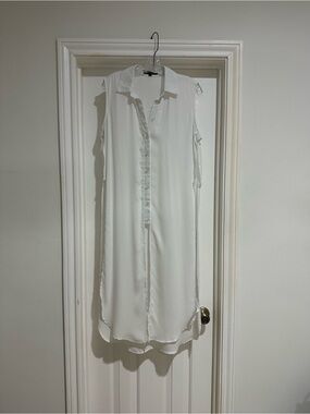 Mechant Sleeveless Long Button-Front Tunic - White